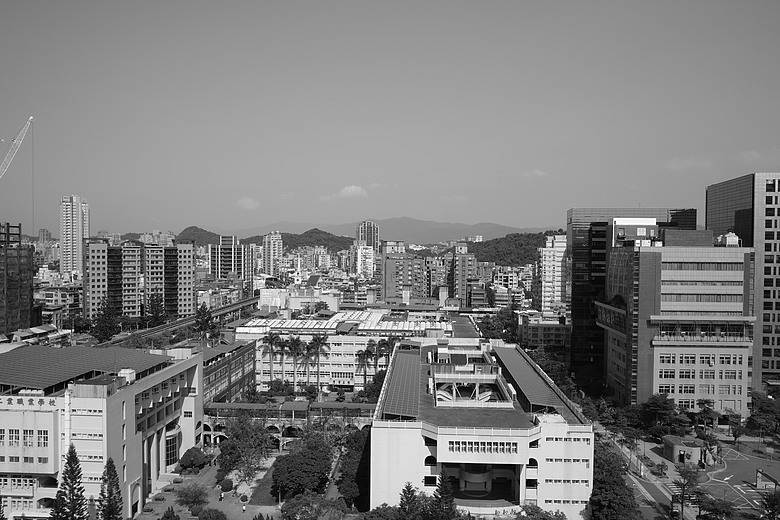 RICOH GR IV Monochrome 評測報告｜以純粹光影、譜寫口袋裡的黑白詩篇！