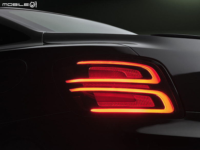【新訊】Bentley發表新款Flying Spur，全新單圓頭燈設計，S運動版車型再度回歸！