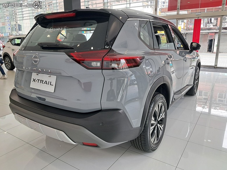 ★ 櫻花美學 の 匠人工藝 《 Nissan X-TRAIL 》Sentra KYB黑桶、ELF機油、氫氣除碳