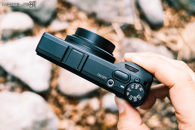 RICOH GR IV Monochrome 評測報告｜以純粹光影、譜寫口袋裡的黑白詩篇！