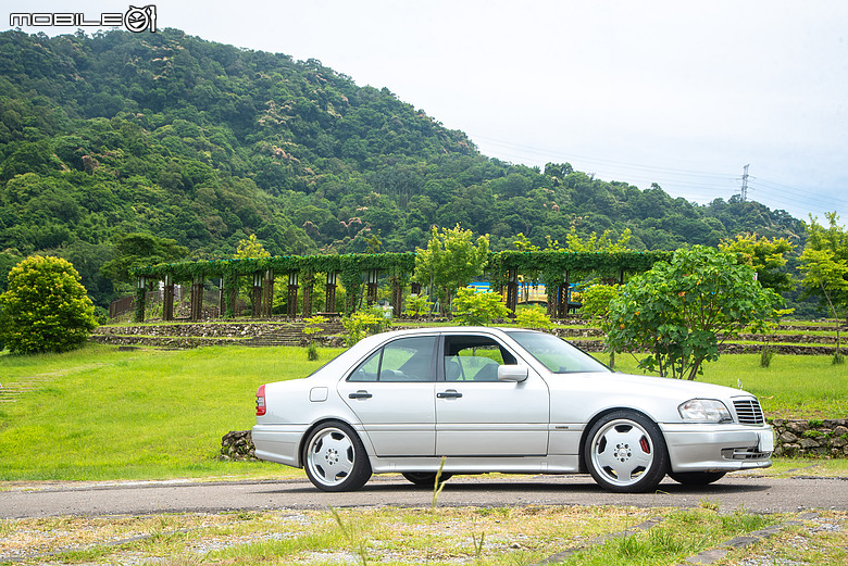 經典試駕｜AMG量產時代的起源，Yao與他的Mercedes-Benz C 36 AMG！