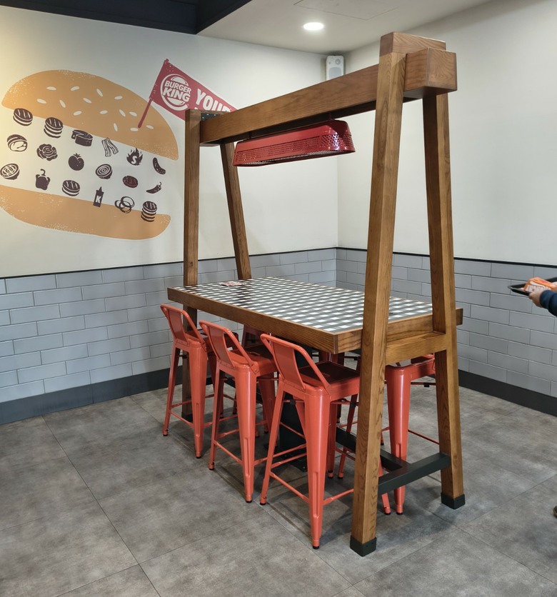 餐桌+櫥櫃組合..