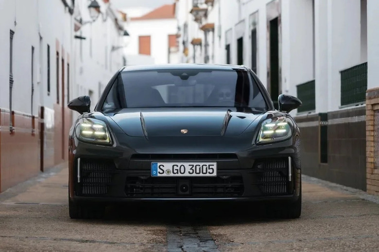 小改款Porsche Panamera測試車紐柏林現身 實體按鍵將走入歷史？