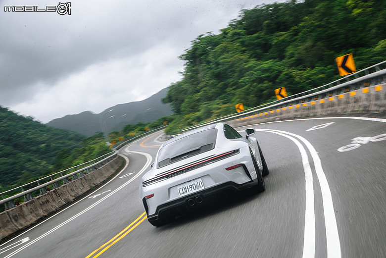Porsche 911 GT3 with Touring Package試駕｜藏起尾翼，藏不住實力！
