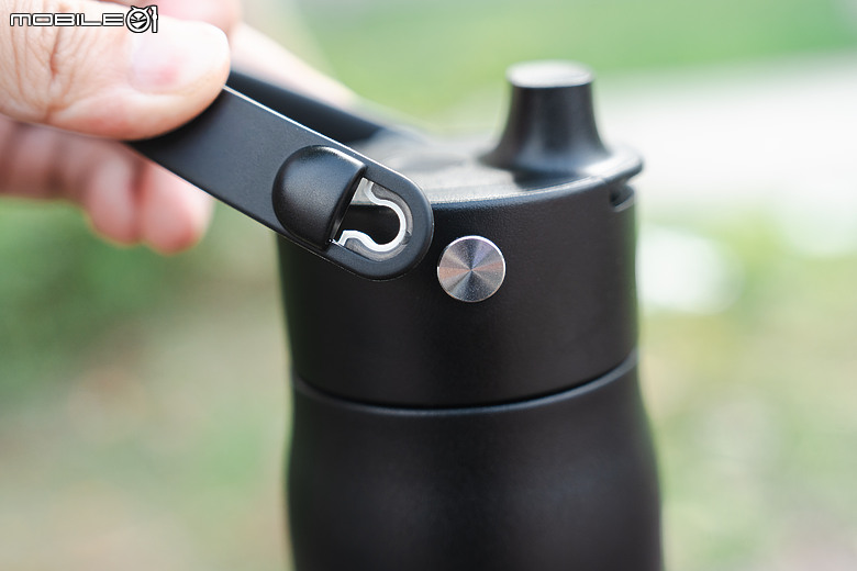 BRITA LARQ iQ 探索智能淨水保冰杯開箱｜UV-C 殺菌、智慧追蹤飲水紀錄、濾水保冰一次到位