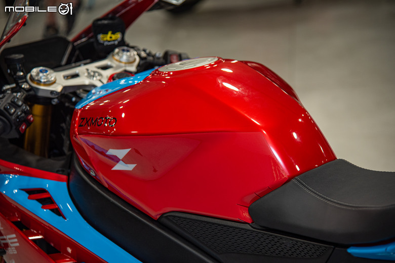 張雪機車 ZXMOTO 820RR實車開箱｜來自中國的三缸戰鬥機！WSBK SSP賽事當紅炸子雞！