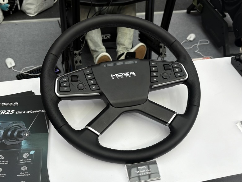 【COMPUTEX 2026】原來賽車模擬器可以這麼真!MOZA Racing 體驗分享