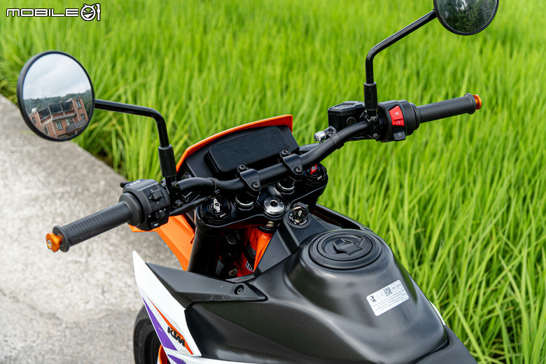KTM 390 SMC R 試駕｜街車以上，滑胎以下