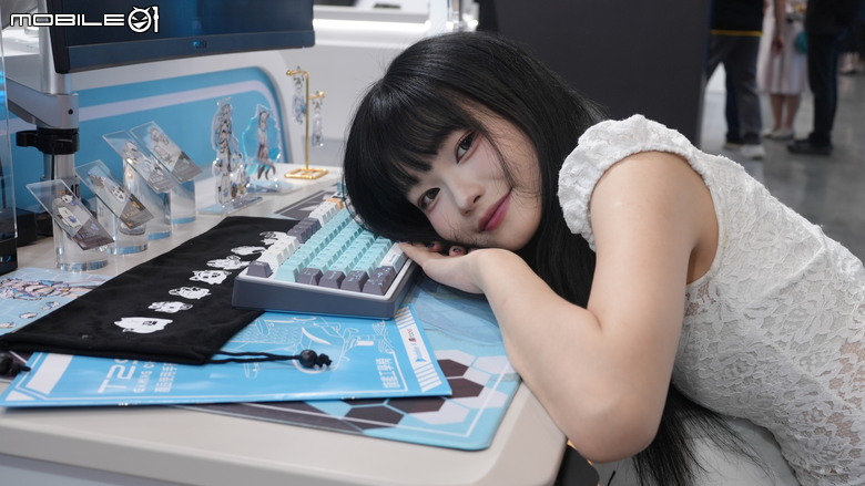 [COMPUTEX2026] 限量是殘酷的 IROCKS新品與 hololive聯名品上手玩