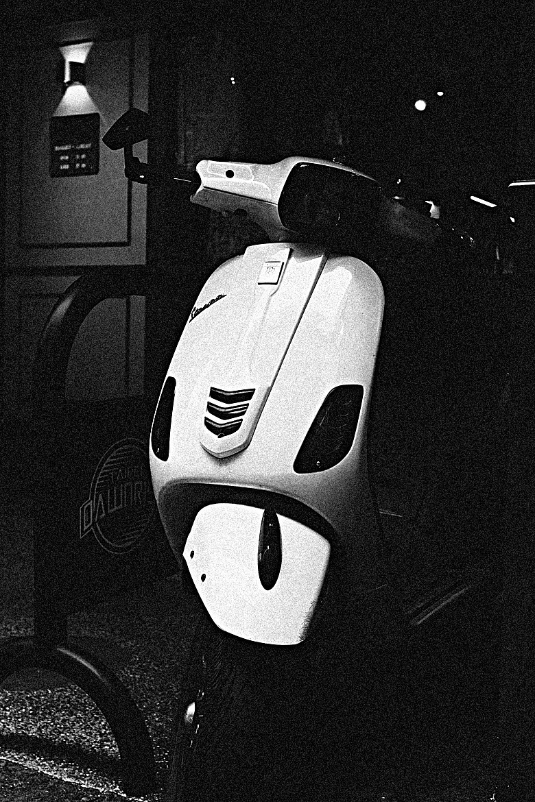 RICOH GR IV Monochrome 評測報告｜以純粹光影、譜寫口袋裡的黑白詩篇！