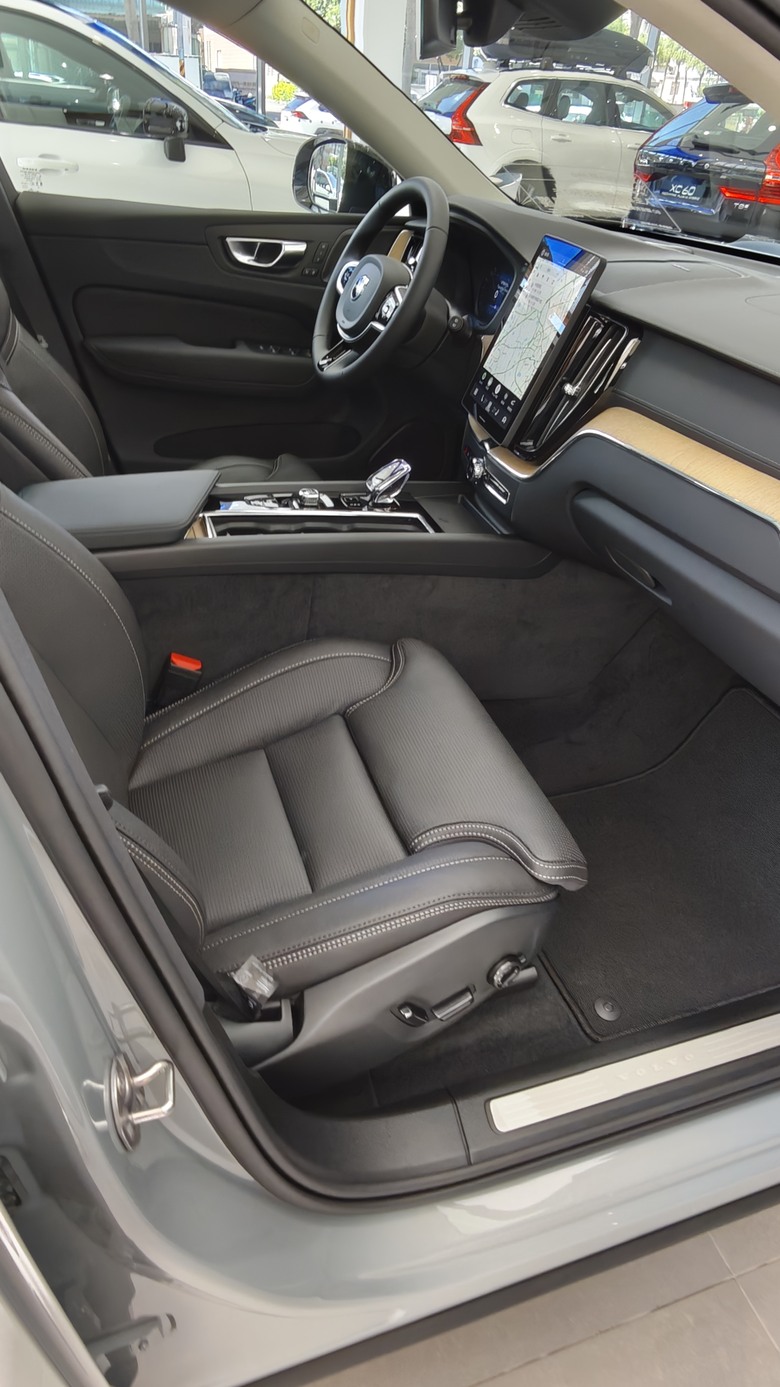 參加夏日健檢活動順便試乘New XC60~