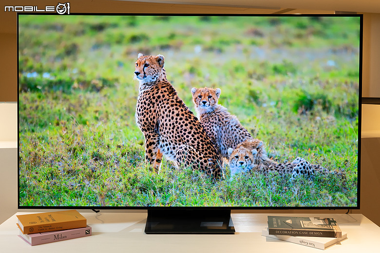 電視一台真的夠嗎?Samsung Micro RGB R85H 與 OLED S90H 智慧顯示器實測體驗|客廳共享、書房沉浸的電視新分工