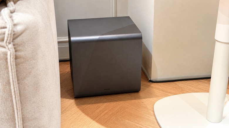 【案例分享】EPSON EH-LS970 雷射電視 100吋菲涅爾布幕 + Samsung Q990F 聲霸