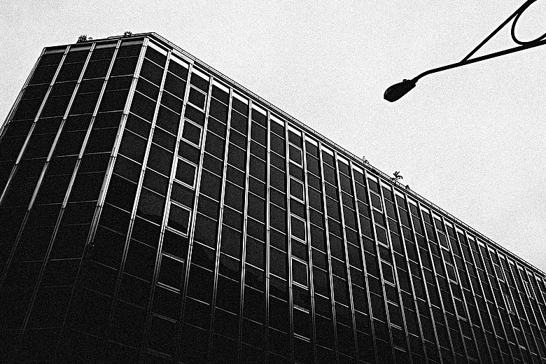 RICOH GR IV Monochrome 評測報告｜以純粹光影、譜寫口袋裡的黑白詩篇！