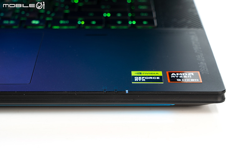 GIGABYTE AORUS MASTER 16 AM6J｜今年最超值 16 吋 RTX 5090 電競機皇？