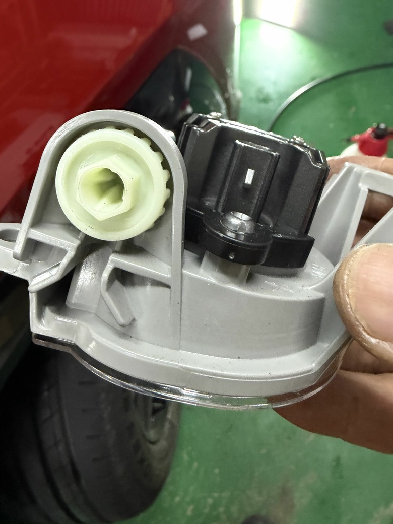 GR RAV4柔和的燭光級霧燈