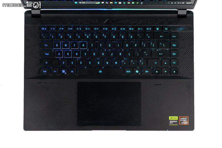 GIGABYTE AORUS MASTER 16 AM6J｜今年最超值 16 吋 RTX 5090 電競機皇？