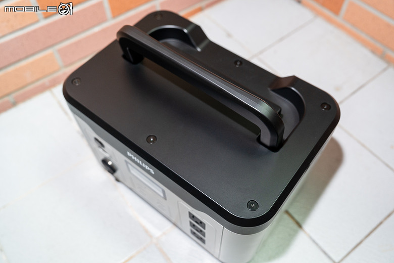 PHILIPS 1+n 儲能行動電源開箱實測｜1200W 大功率輸出，露營、外拍、居家備電都能彈性擴充