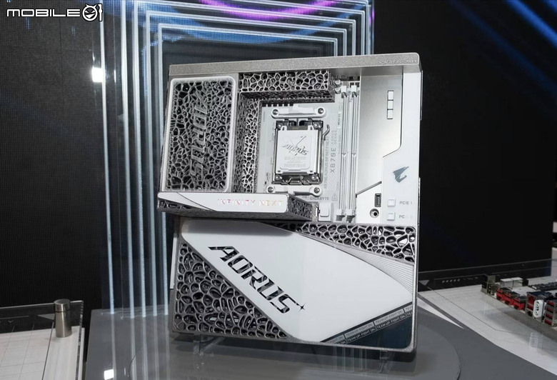 [COMPUTEX] 技嘉40週年INFINITY藍圖 (主機板、顯示卡、5K MINI LED、雕妹機、電競筆電)