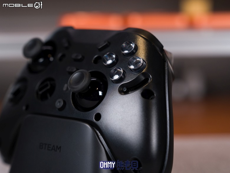 雙按鈕配置、多平台通用 Bteam Specter 沛影 無線遊戲手把