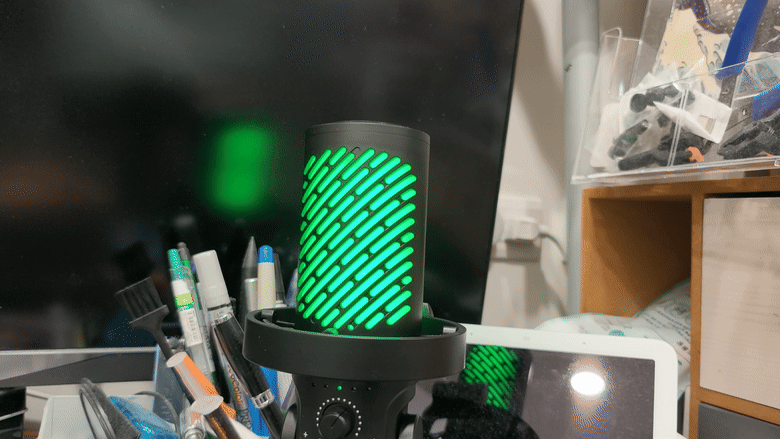 開箱｜FANTECH MCX04 USB 電容式 RGB 麥克風 - 入門到中階玩家需求一次到位，2 千內有找的電腦麥克風！