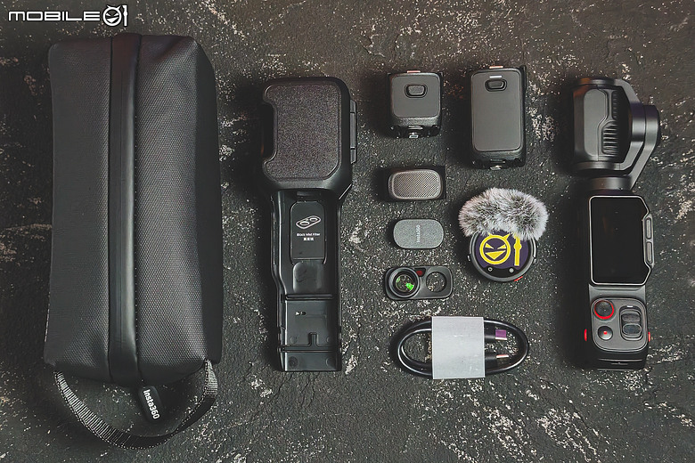 Insta360 Luna Ultra 評測報告|徠卡雙鏡頭加持、分離式螢幕開創 Vlog 新玩法!