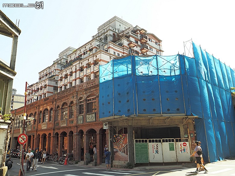 大稻埕歷史風貌特定專用區、Olympus Plaza Taipei、永樂町派出所、十連棟、大稻埕辜宅、福生堂醫院，順便品嚐昭和浪漫洗濯屋的烤糰子與甜點冰品 — 2026初夏之大稻埕散策 北段 — 民生西路以北至民權西路大橋頭站之間