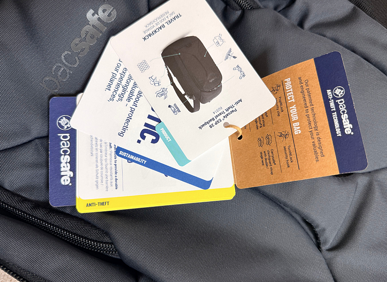 ~~開箱~~ Pacsafe 防盜海龜背包EXP 28L