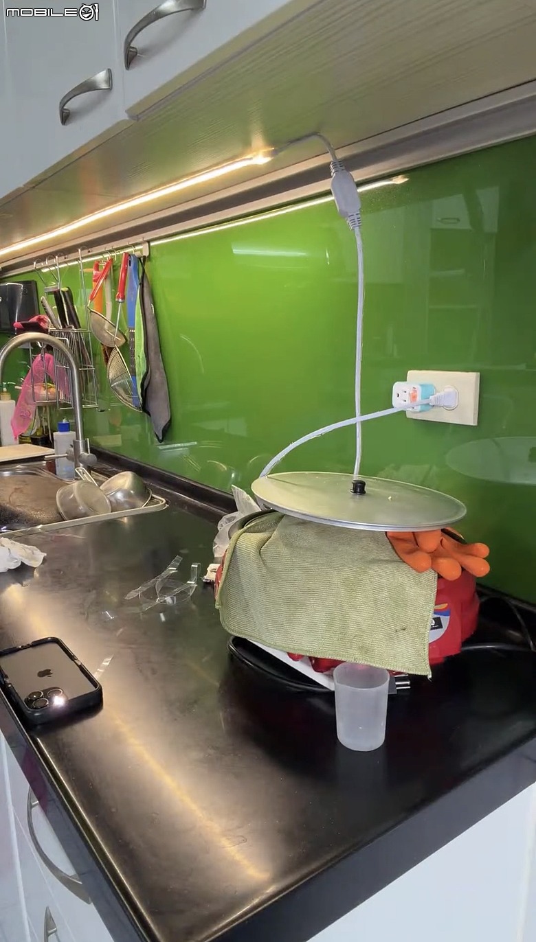 廚房DiyLED燈條可以木板挖洞做嵌入式把燈條隱藏起來更好看嗎？