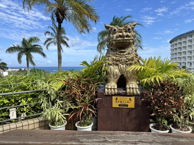 沖繩自由行 DAY2|古宇利大橋絕美海景、美國村夕陽、名護魚食堂,沖繩北部一日自駕攻略!