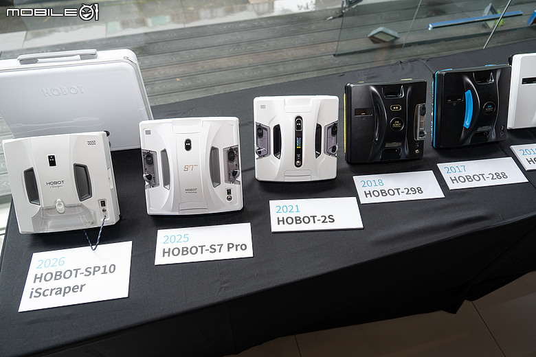HOBOT-SP10 玻妞雙刮刀擦窗機器人登場｜窗戶清潔終於不只會擦，還能把水痕刮乾淨