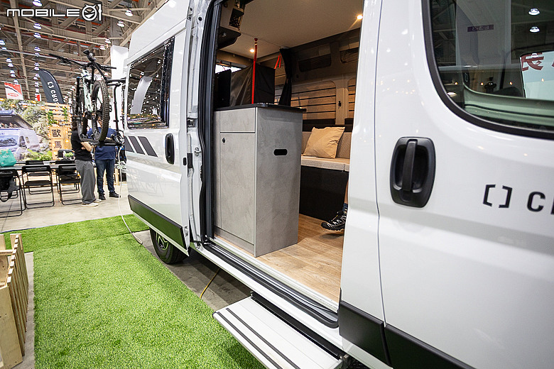【採訪】Crosscamp 541 自走式露營車 358 萬元起上市，輕巧車身空間彈性多變！