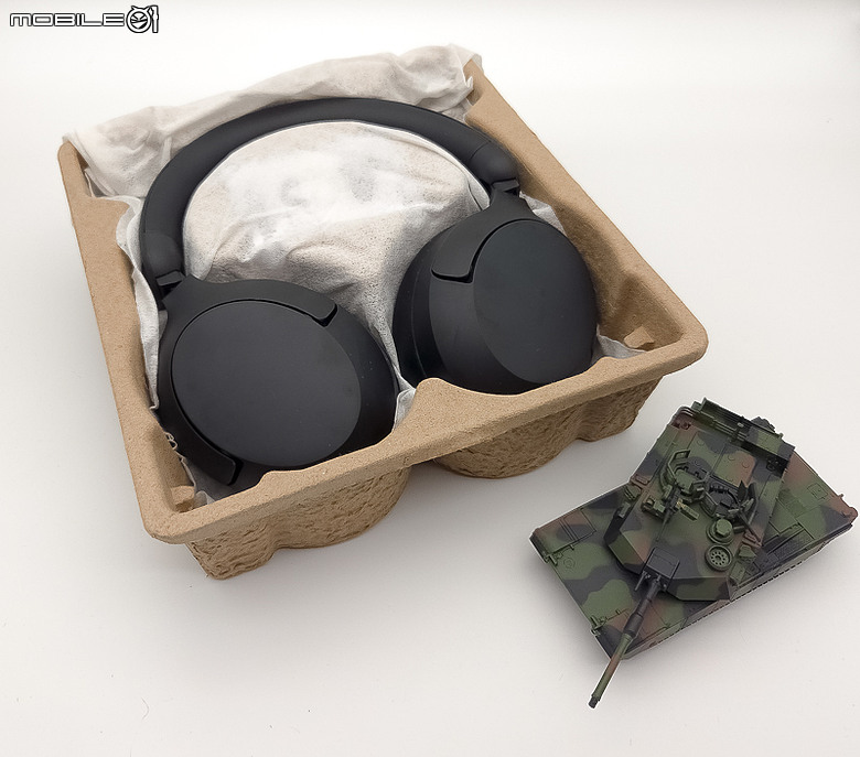 點我看大圖 【北極熊開箱】 都會通勤的務實新解 - Philips TAH6000
