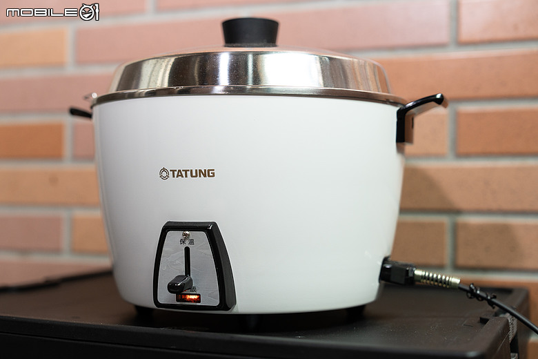 PHILIPS 1+n 儲能行動電源開箱實測｜1200W 大功率輸出，露營、外拍、居家備電都能彈性擴充