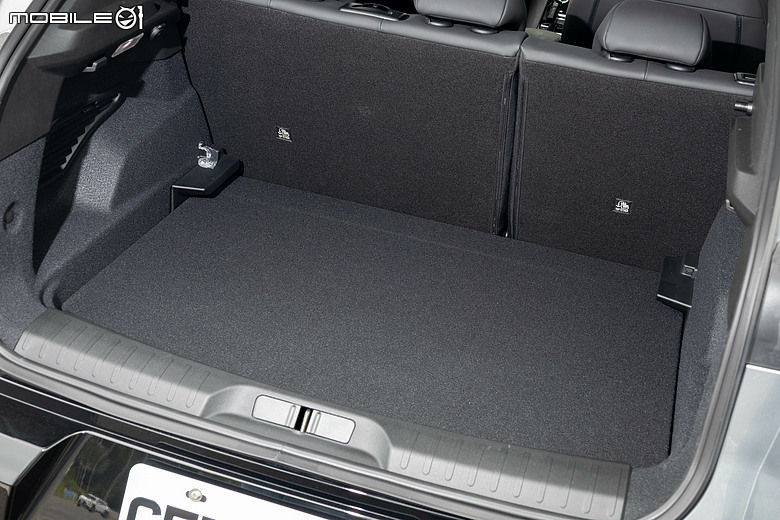 Alfa Romeo Junior Ibrida 試駕｜風格獨具、外型亮眼的義式精品小休旅！