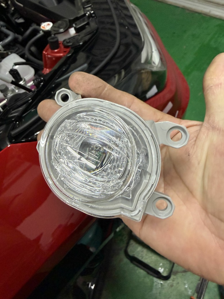GR RAV4柔和的燭光級霧燈