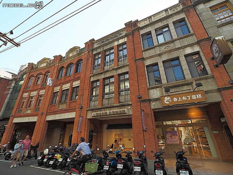 大稻埕歷史風貌特定專用區、Olympus Plaza Taipei、永樂町派出所、十連棟、大稻埕辜宅、福生堂醫院，順便品嚐昭和浪漫洗濯屋的烤糰子與甜點冰品 — 2026初夏之大稻埕散策 北段 — 民生西路以北至民權西路大橋頭站之間