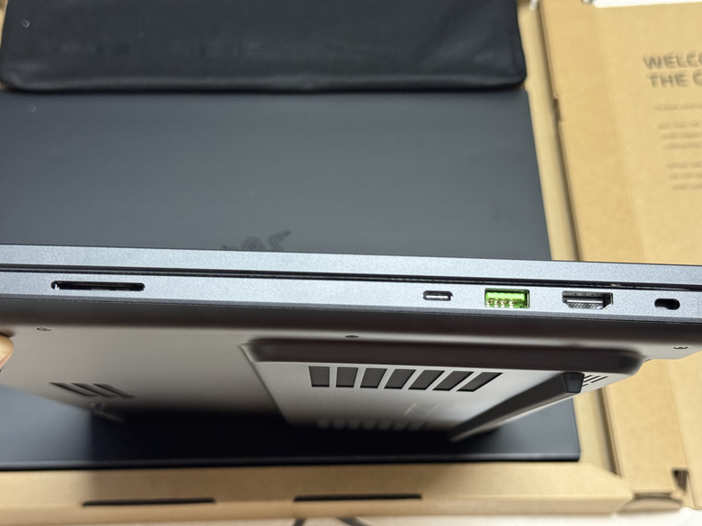 Razer Blade 18 (2026)簡單開箱