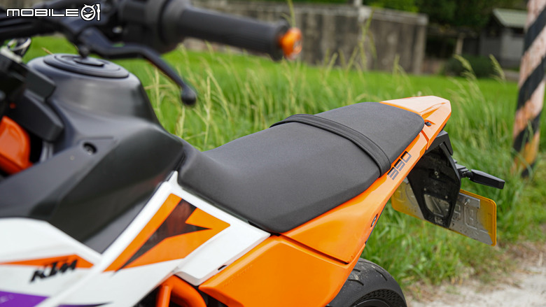 KTM 390 SMC R 試駕｜街車以上，滑胎以下