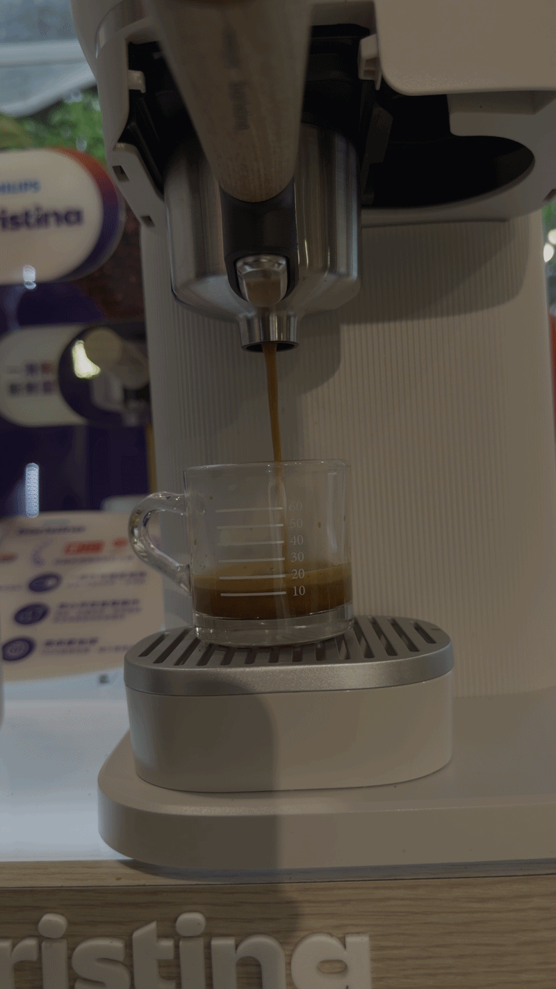 飛利浦 Philips Baristina 一滑極萃義式咖啡機登場!一按一滑一分鐘,現磨咖啡輕鬆享受