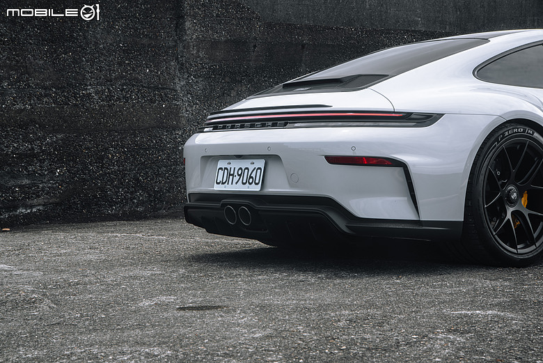 Porsche 911 GT3 with Touring Package試駕｜藏起尾翼，藏不住實力！