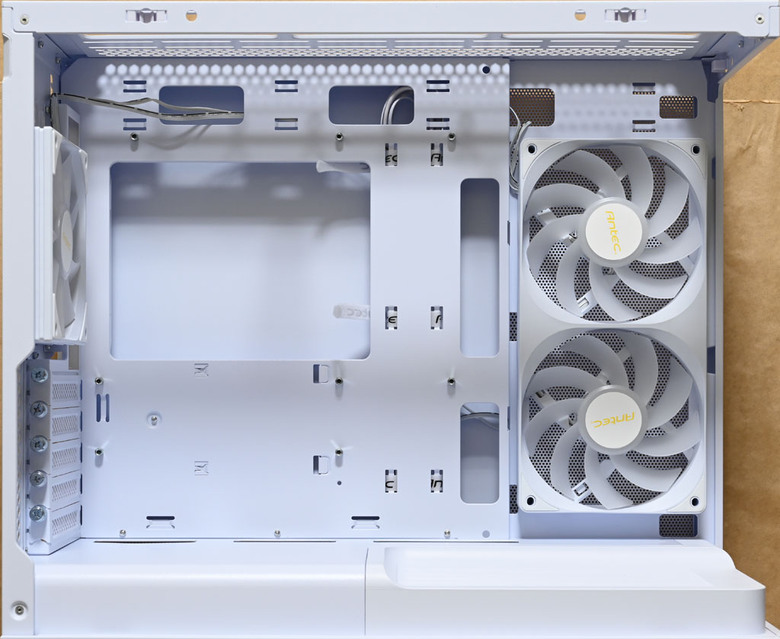 點我看大圖 ANTEC C2M ARGB機殼開箱