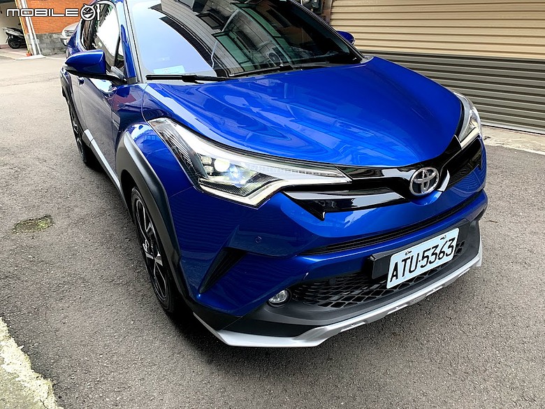 再見了，我的小藍：一部 Toyota C-HR 與我們家的九年時光