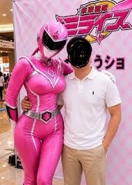 求此角色扮演者的真實長相照片，為何這麼多人拿她來變造？