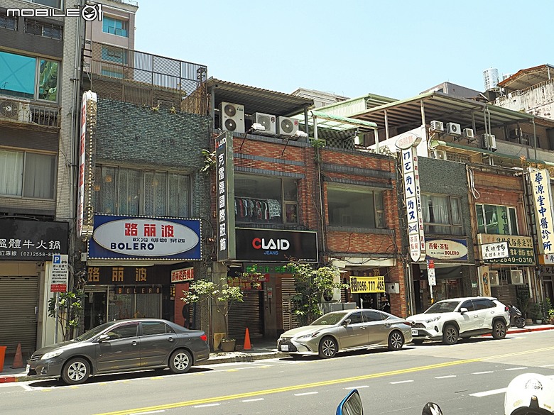 新芳春行、波麗路餐廳、黑美人大酒家、大千百貨、渭水驛站，還有美味吐司PILLO Bakery & café及好吃的大稻埕魯肉飯 — 2026初夏之大稻埕散策 東段 — 延平北路二段兩側及東側
