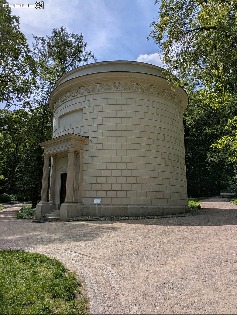 波蘭: 瓦津基公園 (Poland: Łazienki Park)