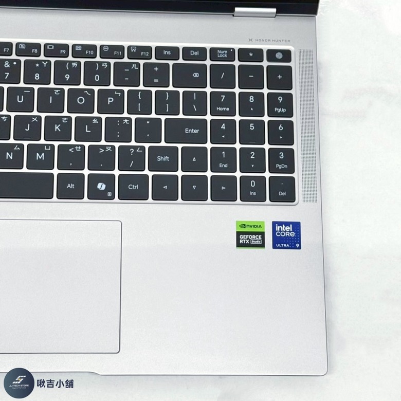 點我看大圖 榮耀這次是不是偷偷升級了?開箱|MagicBook Pro 16 輕薄本 (附開箱影片)