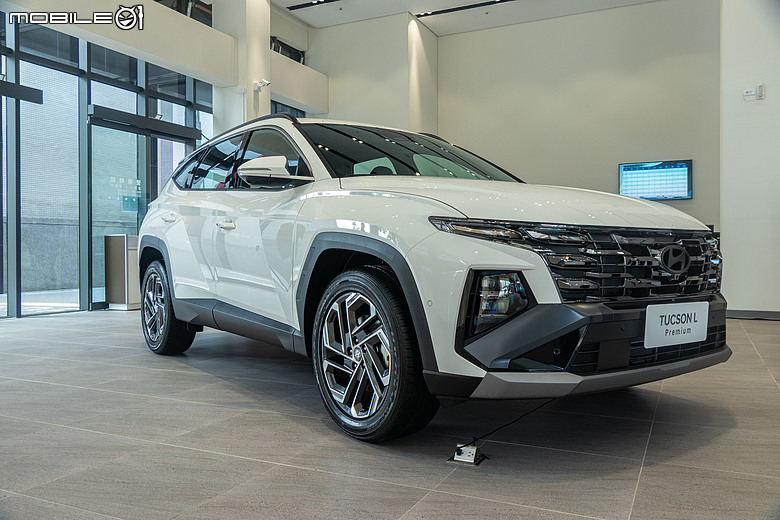 【採訪】Hyundai Tucson L 油電新年式登場，取消客貨車型再降價、三車型111.9萬元起！