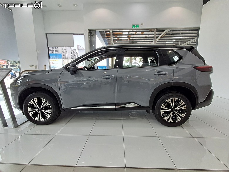 ★ 櫻花美學 の 匠人工藝 《 Nissan X-TRAIL 》Sentra KYB黑桶、ELF機油、氫氣除碳