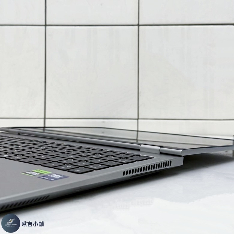 點我看大圖 榮耀這次是不是偷偷升級了?開箱|MagicBook Pro 16 輕薄本 (附開箱影片)